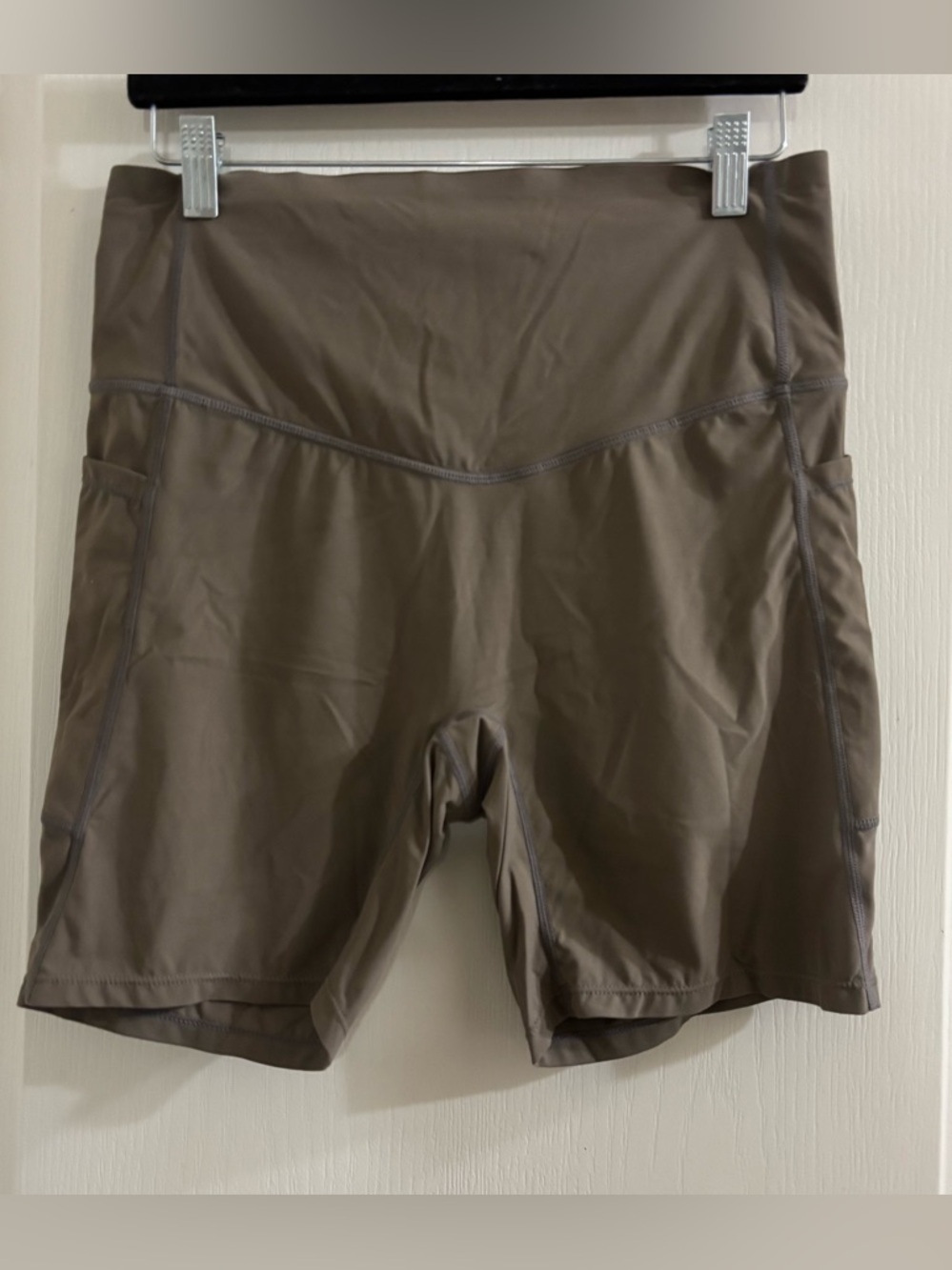 HALARA Women's Bike Shorts in Olive Brown